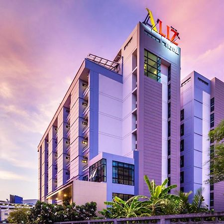 Aliz Hotel Nonthaburi Extérieur photo